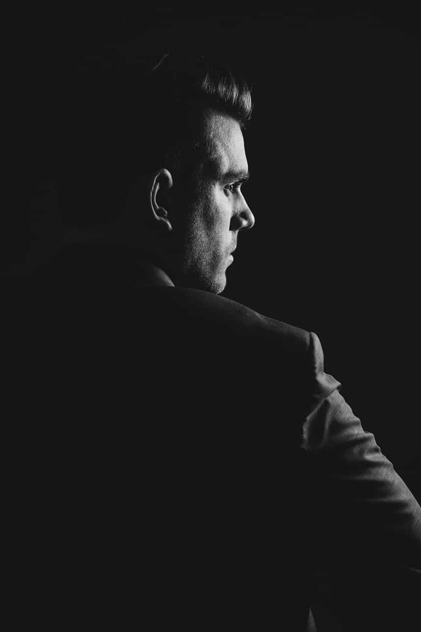 man-1209947_1280